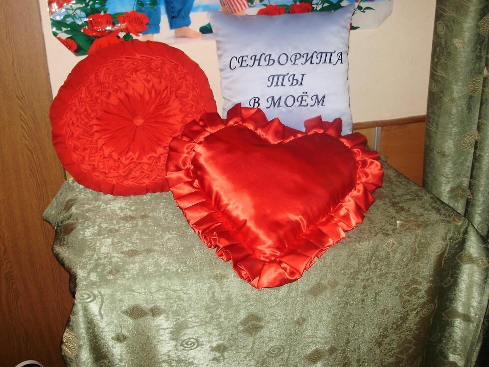 Декоративный подушки